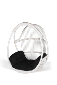 Fauteuil suspendu moderne et élégant en rotin blanc et bois massif, pivotant et confortable avec coussin, pour la détente en extérieur dans la cour. - Product Image 2