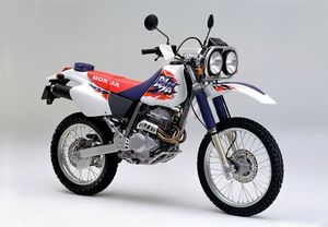 Nueva llegada en oferta: Motor monocilíndrico de 249 cc, refrigerado por aire, 4 tiempos, OHC, 4 válvulas, 28 hp (21.0 kW) a 8000 rpm - Product Image 3