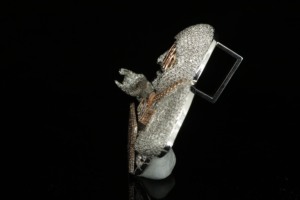 นักออกแบบเครื่องประดับชั้นดี สร้อยเงินแท้ 925 ชุบเคลือบเงา ประดับเพชรโมอิสซาไนต์ VVS แบบกำหนดเอง เรืองแสงในที่มืด จี้การ์ตูน 3 มิติ - Product Image 5