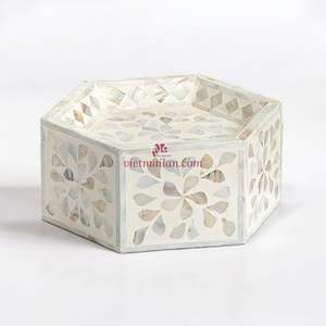 Support à gâteau en nacre naturelle pour la présentation de desserts et la décoration de table en provenance du Vietnam - Product Image 4