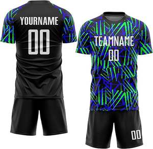 Uniforme de football personnalisé pour hommes avec logo imprimé du meilleur design Nouvel ensemble de maillots de football du meilleur modèle de fabrication pour adultes - Product Image 1