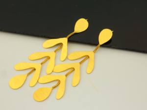 Recién llegado, Pendientes chapados en oro de latón de diseñador 2025, joyería de moda hecha a mano para mujeres y niñas, ropa para fiesta de boda - Product Image 2