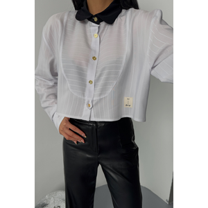 Chemisier élégant blanc pour femme avec col blanc et détail d'étiquette - Product Image 5