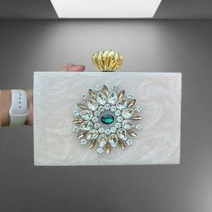 กระเป๋าคลัทช์เรซิ่นสำหรับผู้หญิงกระเป๋าคลัทช์ที่ทันสมัยเรซินสำหรับงานแต่งงานงานปาร์ตี้ - Product Image 6