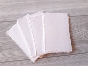 Papier de chiffon en coton blanc fait à la main 300 g/m² 100% bord vierge recyclé avec conception de boîte de style féerique - Product Image 2