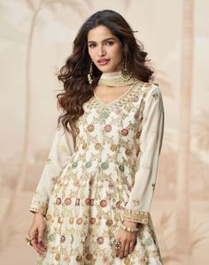 Joli costume brodé Georgette Salwar pour femme prêt-à-porter Designer Festival Style traditionnel Ethnique Kameez - Product Image 5