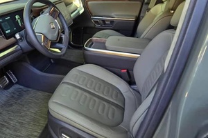 VOITURE ÉLECTRIQUE EXTREMEMENT PROPRE 2023 RIV-IAN R1S QUAD-MOTOR AWD GRAND PACK BATTERIE PRÊT À LIVRER - Product Image 4