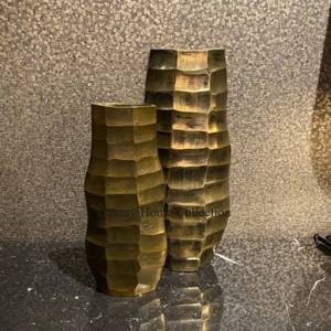 Florero de Metal con textura antigua de latón de nueva textura, Juego de 2 macetas y jarrón de Color dorado, suministro de accesorios decorativos - Product Image 1