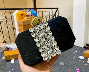 Monederos de resina hechos a medida con adornos de piedra ideales para reventa en tiendas de accesorios de moda - Product Image 3