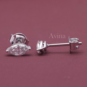 Boucles d'oreilles clous en diamant de laboratoire certifié IGI, taille marquise, en or 18 carats, solitaires - Product Image 3