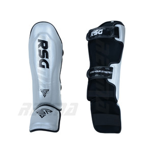 Espinillera de entrenamiento profesional de cuero sintético de alta calidad Kickboxing MMA Muay Thai hecho en Pakistán - Product Image 1