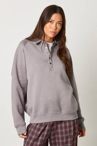 Sudadera de Moda para Mujer, Color Carbón, Tejida, 100% Algodón, Suave al Tacto, Lavada, con Cuello y Botones, Mangas Largas, Estilo Urbano - Product Image 4