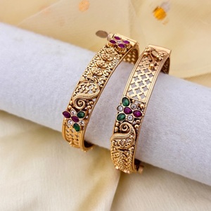 ชุดเครื่องประดับกำไล Kada แบบดั้งเดิมดูทันสมัยสำหรับผู้หญิงสาวๆในงานแต่งงาน - Product Image 1