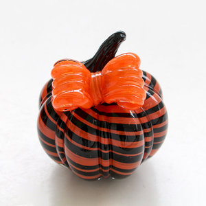 Adorno de mesa de calabaza de vidrio sódico soplado a mano Bixuan para Halloween, naranja y negro, con sombrero de bruja y lazo, para fiesta de cosecha otoñal - Product Image 5
