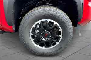 Toyota Tacoma MAX TRD Off-Road 4WD Doble Cabina 2025 con Caja de 5 pies - Product Image 4