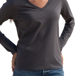 Camiseta de Manga Larga Personalizada para Mujer, Color Gris Oscuro, Cuello en V, Algodón Orgánico de Lujo, Encogida, Premium, Suave, Clásica - Product Image 6