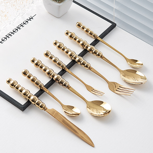 Ensemble de couverts en acier inoxydable doré de haute qualité taille personnalisée disponible à la vente ensemble de couverts royaux. - Product Image 4
