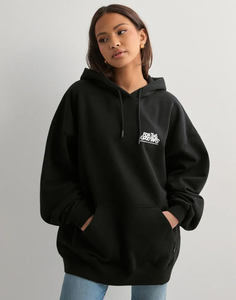 Trendy Dynamic Black Flower Drop Shoulder Sudadera con capucha de gran tamaño Siri para mujer Sudaderas con capucha antiarrugas y transpirables Sudadera con cremallera para mujer - Product Image 4