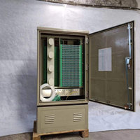 Armoire de distribution de fibres optiques murale extérieure FTTH en acier inoxydable à 96, 144, 288, 576 cœurs pour connexion croisée
