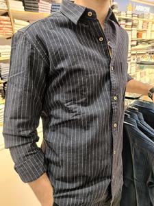 Blusa informal de manga larga a la moda para hombre, camisa 100% de algodón transpirable y estampado, cuello a rayas de manga larga para verano - Product Image 2