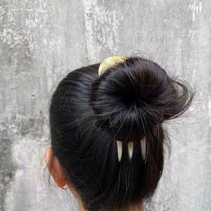 ปิ่นปักผมรูปเขาควายขัดเงาสำหรับผู้หญิงทำจากเขาวัวอุปกรณ์เสริมจากธรรมชาติ - Product Image 1