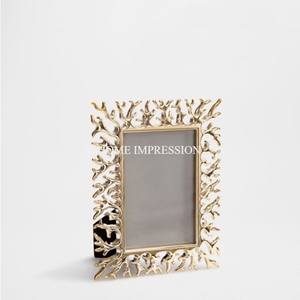 Marcos de fotos de calidad superior hechos de madera rica y metal para una adición elegante a los suministros de decoración del hogar clásicos y modernos - Product Image 4