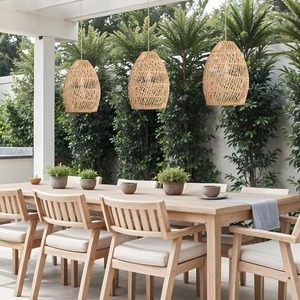 Luminaire suspendu extérieur en rotin Callie tissé à la main pour l'éclairage de patio de jardin élégant et les espaces extérieurs - Product Image 2