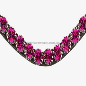 Bande de sourcils de cheval en cuir noir en forme de vague, dans toutes les tailles personnalisées, avec 1 rangée de grande chaîne en cristal ombré violet et boucles cousues - Product Image 6