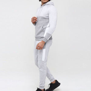 Sudadera con capucha de patrón sólido para hombre al por mayor y conjunto de chándal para correr diseño de contraste de color para el gimnasio entrenamiento físico viajes en invierno - Product Image 4