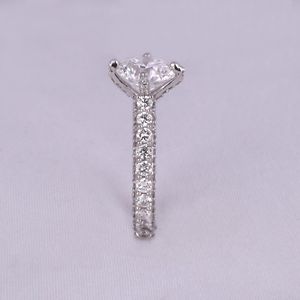 Hermoso y deslumbrante anillo de compromiso para mujer, elaborado en oro blanco de 14 quilates con diamantes cultivados en laboratorio impecables. - Product Image 3