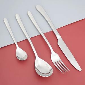 Juego de Cubiertos de Acero Inoxidable con Acabado Dorado Espejo, para Reuniones Familiares, Eventos Especiales, Fiestas y Catering - Product Image 3