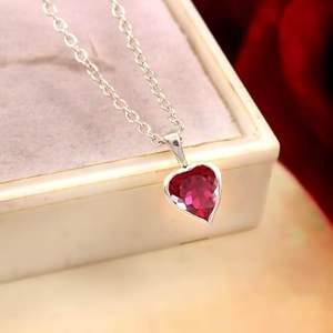 Mejor Precio, Joyas Shama Gems para Mujer, Plata de Ley 925 Chapada en Oro, Rubí Natural de Mozambique de 6x6 MM Hecho a Mano, Anillo de Compromiso con Corazón - Product Image 2