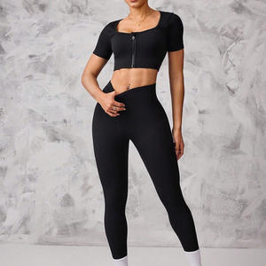 Ensemble d'entraînement personnalisé pour femmes T-shirt et legging zippés et respirants Vêtements de sport à séchage rapide pour le yoga, la course et l'entraînement - Product Image 2