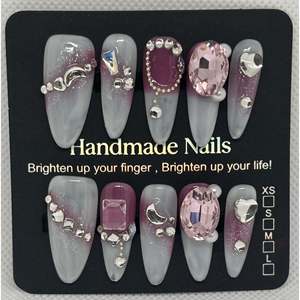 Ensemble d'ongles press-on Princesse Rose (Taille moyenne) - Product Image 1