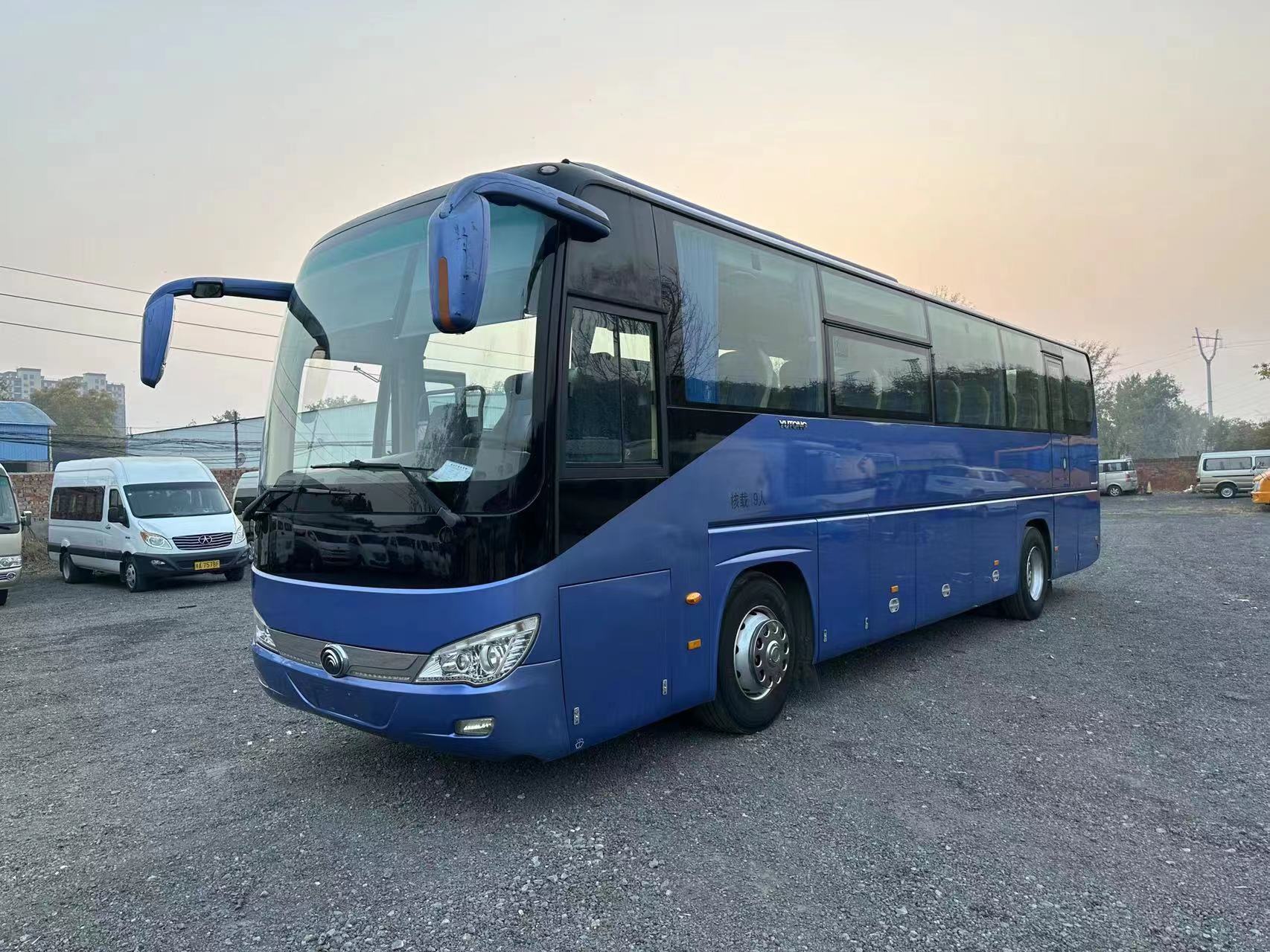 Used Luxury Tour Coach Bus 49 Seaters Yutong Buses Price