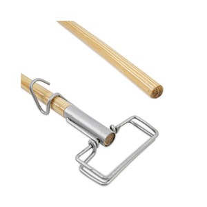 Boardwalk 60 Pulgadas Mango de mopa de madera natural con agarre de resorte, cesta de plástico de alta calidad, diseño rectangular para uso doméstico, compatible con la mayoría de cabezales de mopa - Product Image 2
