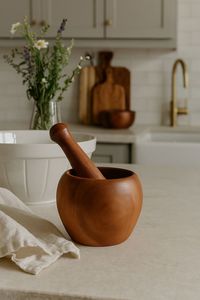 Juego de Mortero y Maja de Madera Rústica Más Vendido, Diseñado para Crear Mezclas Frescas de Masala y Pastas Herbales Caseras Fácilmente - Product Image 2