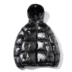 Chaqueta Acolchada Personalizada para Hombre, Chaqueta de Invierno Cálida y Cortavientos, Negra con Capucha, Relleno de Burbujas Estándar de 420g - Product Image 5