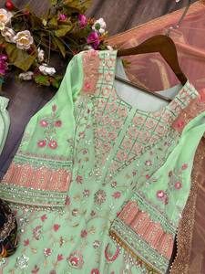 MAGNIFIQUE COMBINAISON DE BRODERIE DE SÉQUANCE AVEC PANTALON COUDU ET DUPATTA - Product Image 4