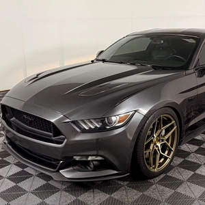 Ford Mustang GT Coupé Premium 2016 Usado en Buen Estado - Product Image 1