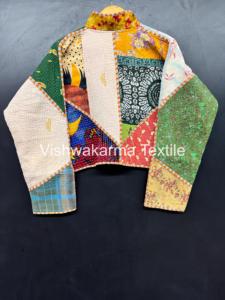 Veste courte matelassée Kantha réversible vintage, patchwork, faite à la main, écologique, nylon/coton, col roulé, boutonnée devant, automne, pour femme - Product Image 6