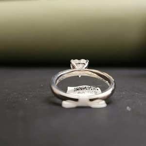 Anillo de Compromiso Unisex de Acero Inoxidable con Forma de Corazón y Moissanita Creada en Laboratorio, Certificado IGI, Diseño Moderno para Aniversario - Product Image 5