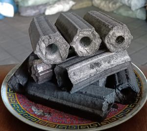 Charbon de bois de briquette de sciure de haute qualité-Charbon de bois de briquette de sciure du Vietnam-Charbon de bois de sciure de bois de gros Taxes les plus bas - Product Image 4