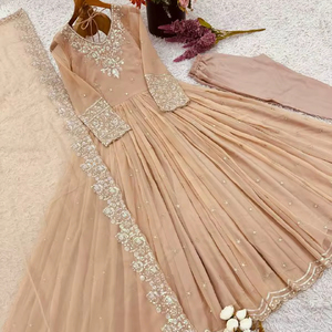 Hermoso Salwar Kameez de Diseño FATEMA FASHION en Georgette Pesado con Forro y Bordado y Dupatta para Fiestas de Secado Rápido - Product Image 5