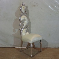 Juego de Mesa y Sillas de Comedor de Lujo Hechas a Mano y Talladas por Artesanos de Jepara, Java Central, Indonesia