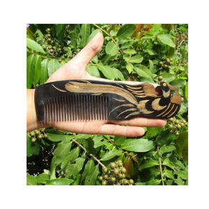 Peigne en corne de buffle d'eau de haute qualité pour les cheveux du Vietnam Peigne en corne naturelle en forme d'animal - Product Image 5