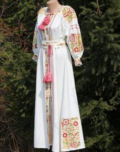 Hasta el suelo bordado ucraniano manga larga cuello redondo diseñador de moda boda Maxi vestido - Product Image 3