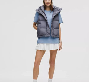 Gilet matelassé confortable pour femmes, veste légère et chaude, élégante, sans manches, vêtements d'extérieur, vente en gros, OEM, ODM, prix bas - Product Image 2