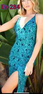 Robe de soirée à paillettes de dernière génération avec col en V profond, robe brodée pour femmes - Product Image 2