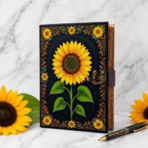 Diario de cuero hecho a mano Sunflower, Grimoire amarillo, Libro de las Sombras con borde deshilachado y cerradura antigua, Regalo para escritura y viajes - Product Image 3